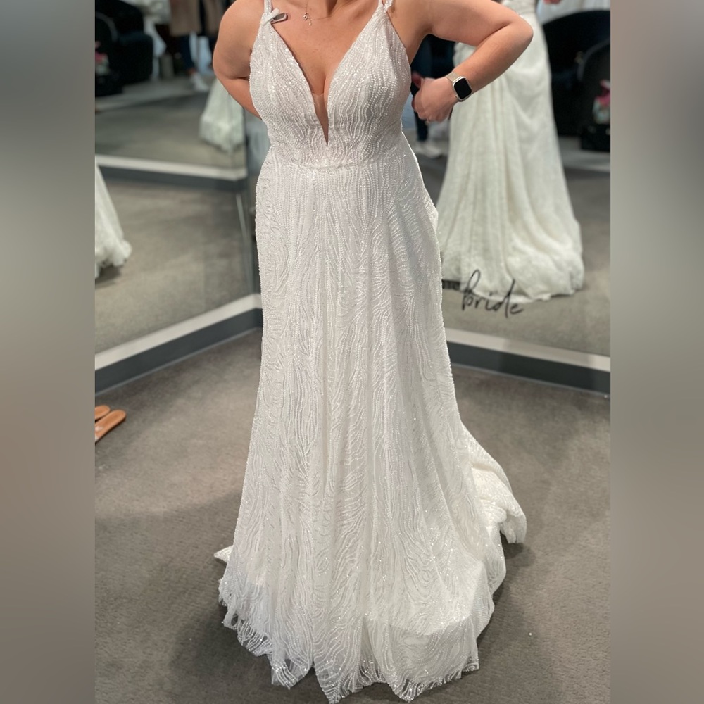 Martina Liana Luxe wedding dress - New, No alterations!